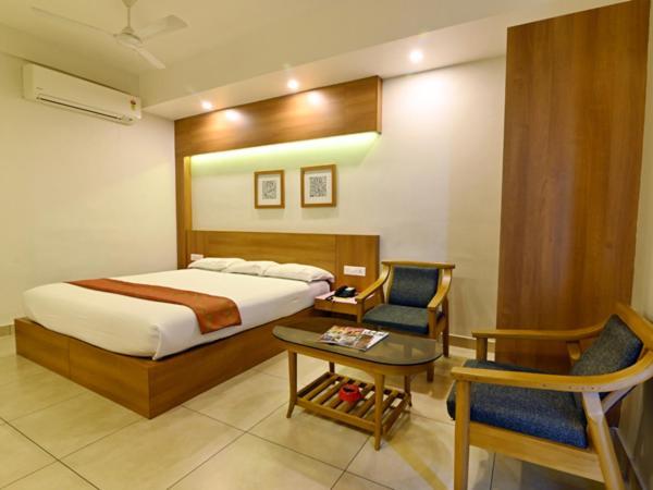 Maharani Hotel Кожикоде Экстерьер фото